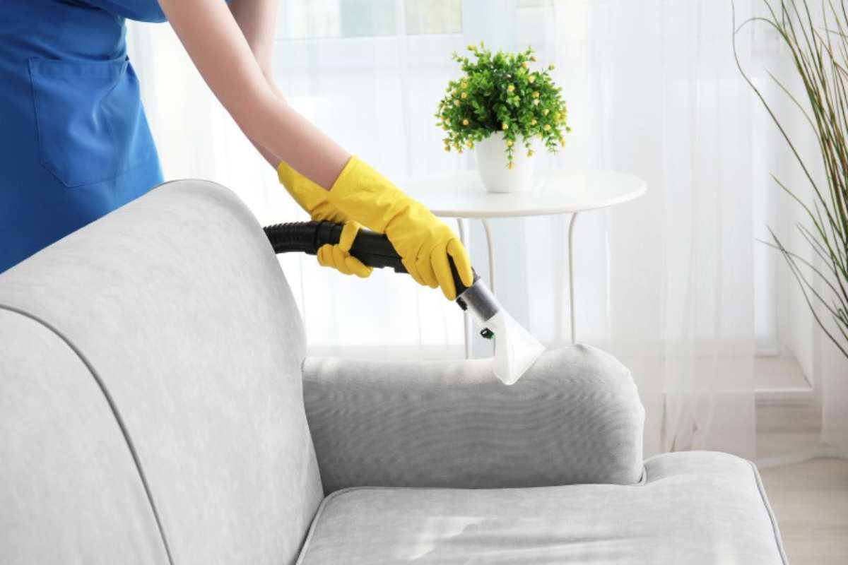 Rimedi pulizia divano