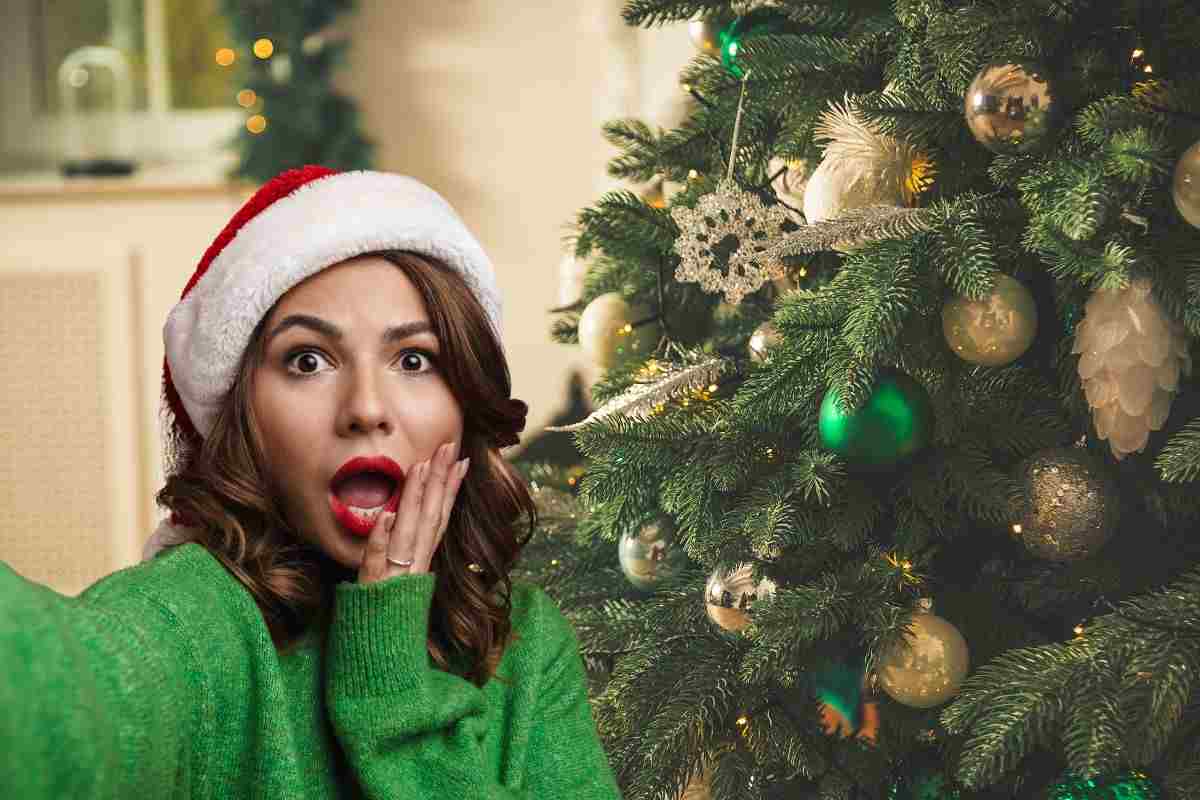 albero di natale con luci integrate