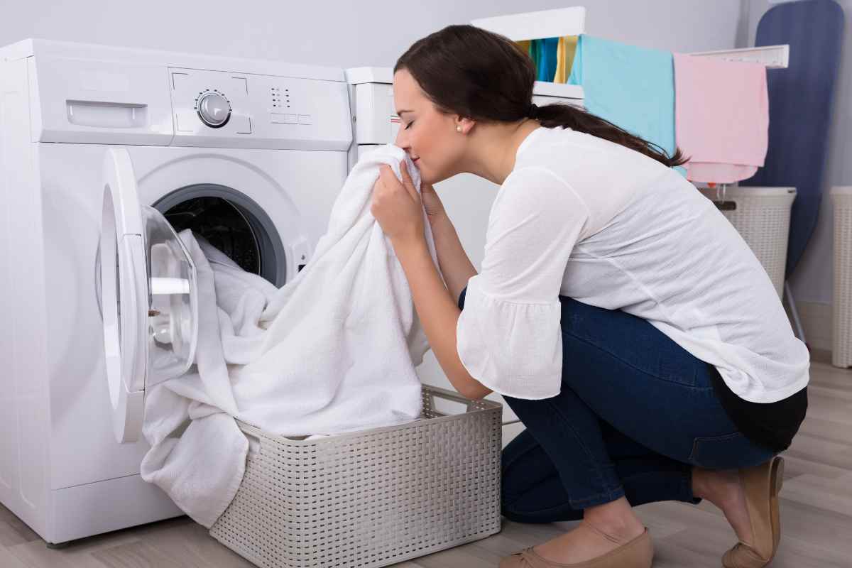 Lavatrice, cosa aggiungere per igienizzare (davvero) i panni
