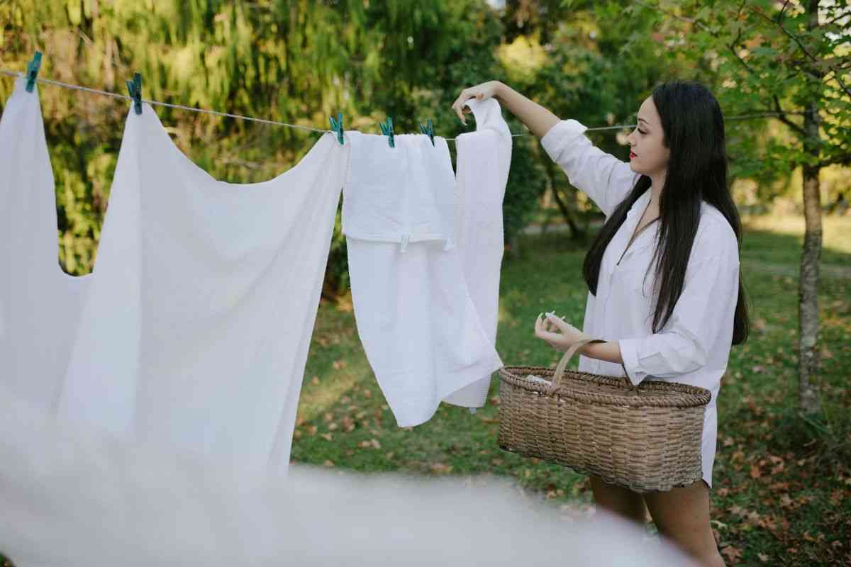 lavatrice bucato pulito con un'aspirina