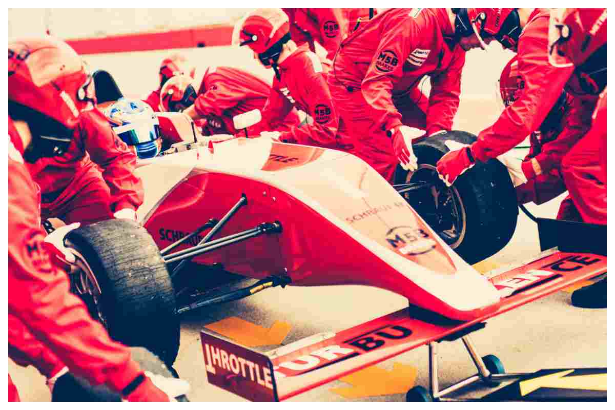 ferrari corse tensioni ai boxe