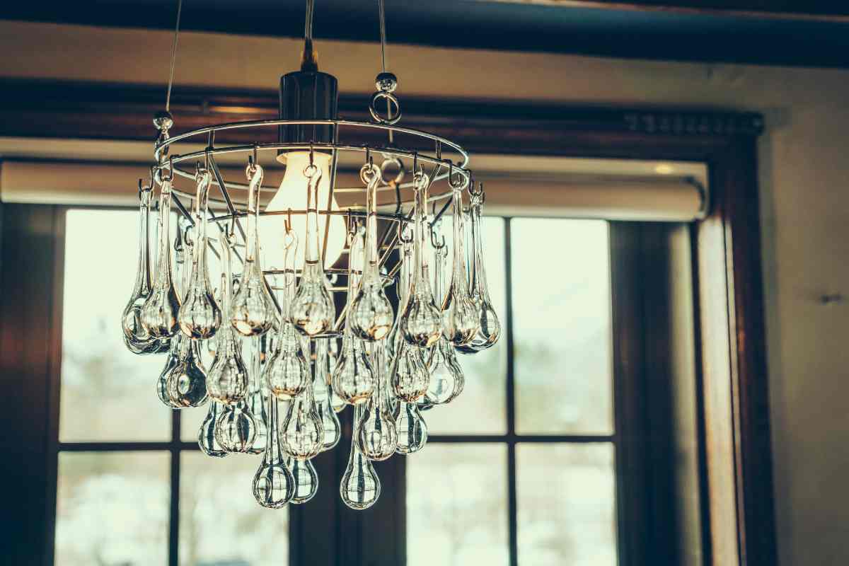 polvere dai lampadari